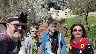 Predjama Castle — fotografia 2