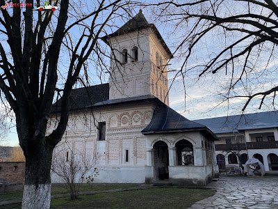 Mănăstirea „Sfânta Treime” Strehaia — fotografia 3