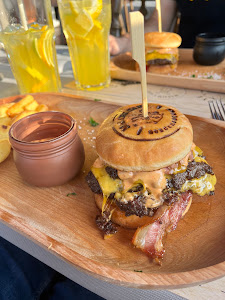 Malom Café - burger & steak — fotografia 3