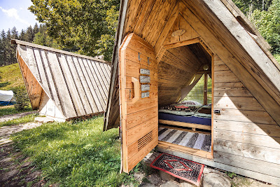 HERBAL ADVENTURES by CVET GORA - kamping, glamping s samopostrežnim zajtrkom & domačimi zeliščnimi izdelki