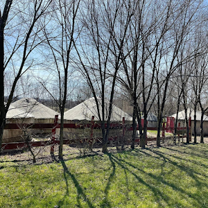 Csiki Pihenőkert - Régészeti park, erdei iskola és nyári tábor — fotografia 2