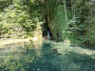 Szikla-forrás