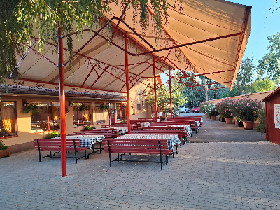 Jobb Mint Otthon Kisvendéglő — fotografia 3