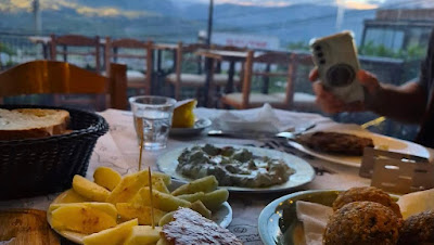 Traditional Food Balcony View — fotografia 3