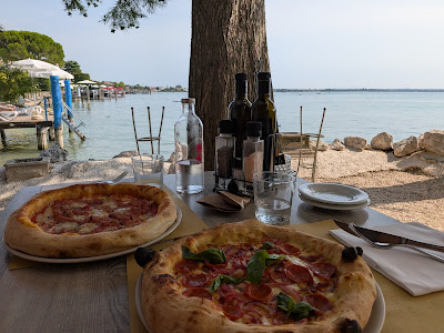 L'Arcimboldo Ristorante con Pizza Centro Storico Giardino e Terrazza a Lago — fotografia 5
