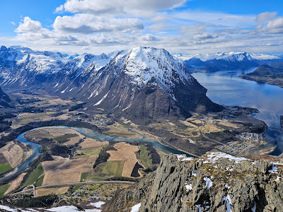 Romsdalseggen Ridge