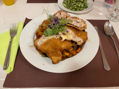 "Jóbarát" Restaurant — fotografia 3