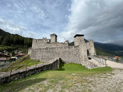 Castel San Michele o Castello di Ossana — fotografia 3