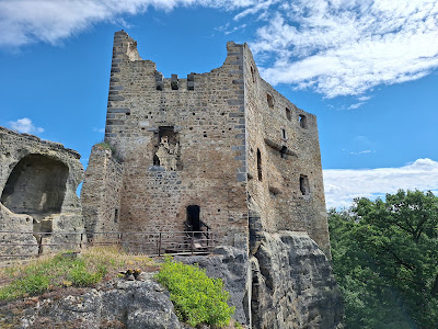 Castle Ruins Valečov — fotografia 3