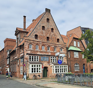 Old crane in the Lüneburg harbor — fotografia 5