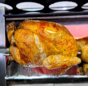 Asadero de pollos el sabor y comidas para llevar — fotografia 3
