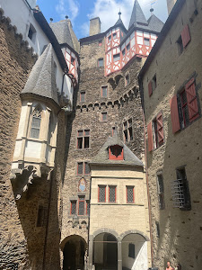 Cetatea Eltz — fotografia 3