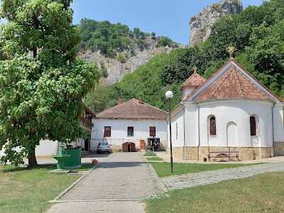 Mănăstirea Vrațna — fotografia 3