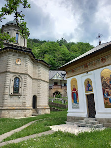 Mănăstirea Stânișoara — fotografia 4
