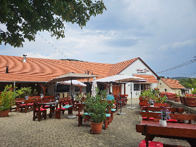 Arács Szíve Étterem & Bor Bár — fotografia 3
