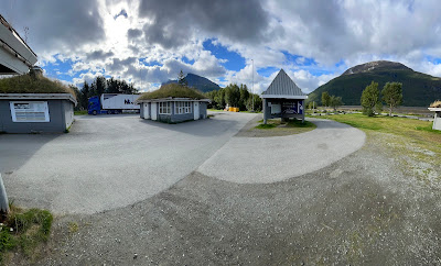 Hatteng Rest Stop, public facility with toilet — fotografia 3
