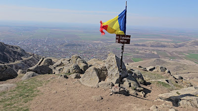 Vârful Țuțuiatu (467m) — fotografia 2