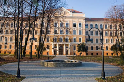 Tarii Crisurilor Museum