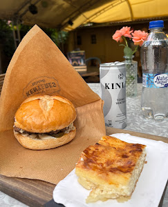 Kenyeres Birtok Legelő Gray Beef Burger Bistro — fotografia 4