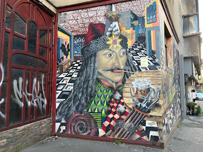 Pictură murală masonică Bram Stoker și Dracula