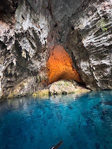 Melissani Cave Lake — fotografia 3