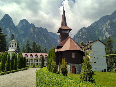 Mănăstirea Caraiman — fotografia 3