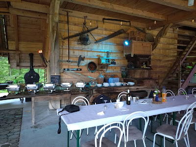 Piknik pod kozolcem
