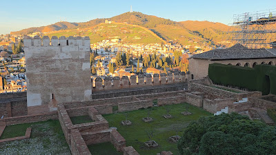 Plaza de los Aljibes de la Alhambra — fotografia 2