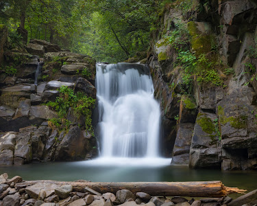 Zaskalnik Waterfall