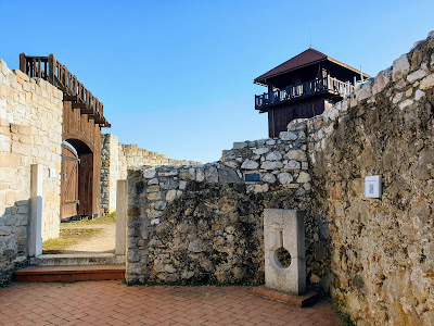 Solymár Castle — fotografia 3