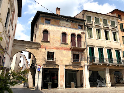 Piazza Libertà — fotografia 3