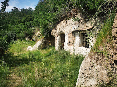 Tibolddaróc barlanglakások — fotografia 4