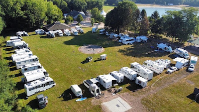 Reisemobilstellplatz am Hartensbergsee — fotografia 4