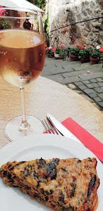 Pivnita de vinuri Weinkeller — fotografia 3