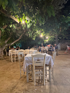Georgia's Traditional Taverna — fotografia 3
