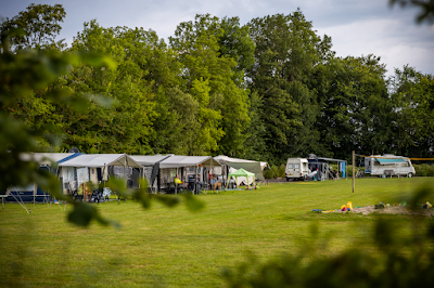 De Wetterspetter | kleine camping aan het water — fotografia 3