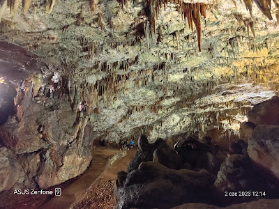 Drogarati Cave