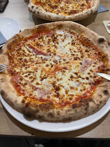 Kékfény Étterem és Pizzéria — fotografia 5