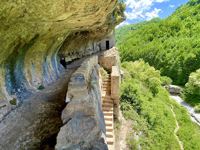 Sentiero per Eremo di San Bartolomeo