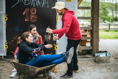 Piknik pri kozolcu — fotografia 5
