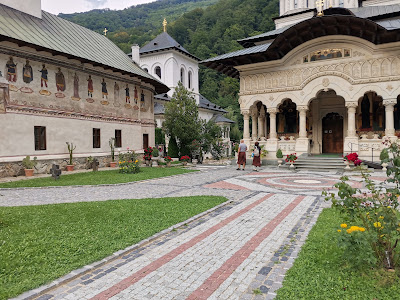 Mănăstirea Lainici — fotografia 3