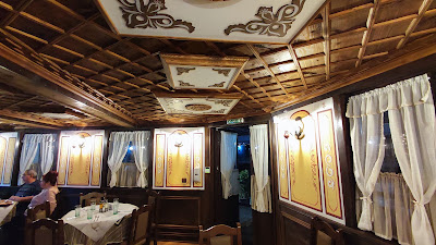 Tavern Lomeva House