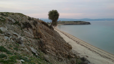 Παραλία Πύργος (Beach of Pirgos) — fotografia 2