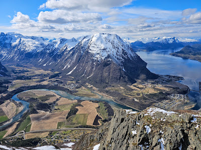 Romsdalseggen Ridge