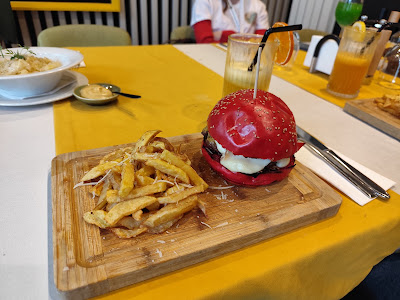 Hambar Bistro - Steak, Salads and Wine Bar — fotografia 5