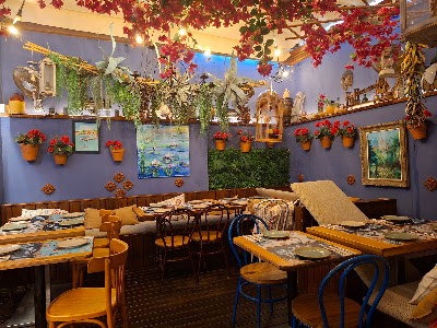 L' Avinyet - Restaurante Bar de Tapas con mucho Arte — fotografia 3