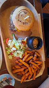 Malom Café - burger & steak — fotografia 3