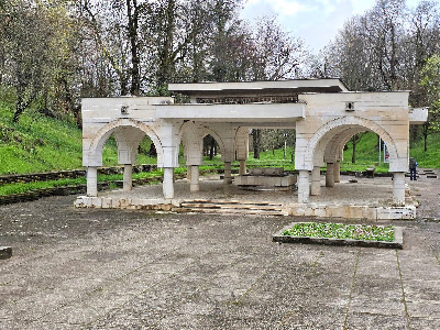 “Maiden’s Teardrop” Mineral Water Spring 🚰