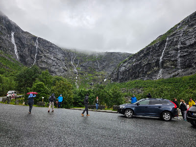 Trollstigen Foothill Viewpoint — fotografia 3