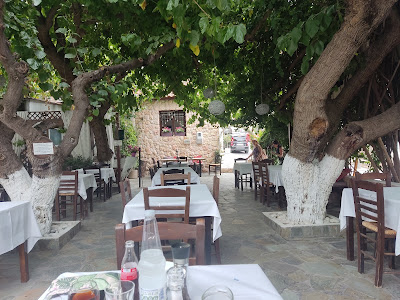 Η Καλύβα Εστιατόριο - Ταβέρνα — fotografia 3